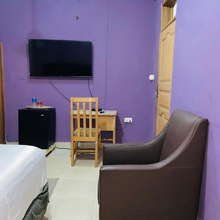 Hotel Heavens Gate à Accra Extérieur photo