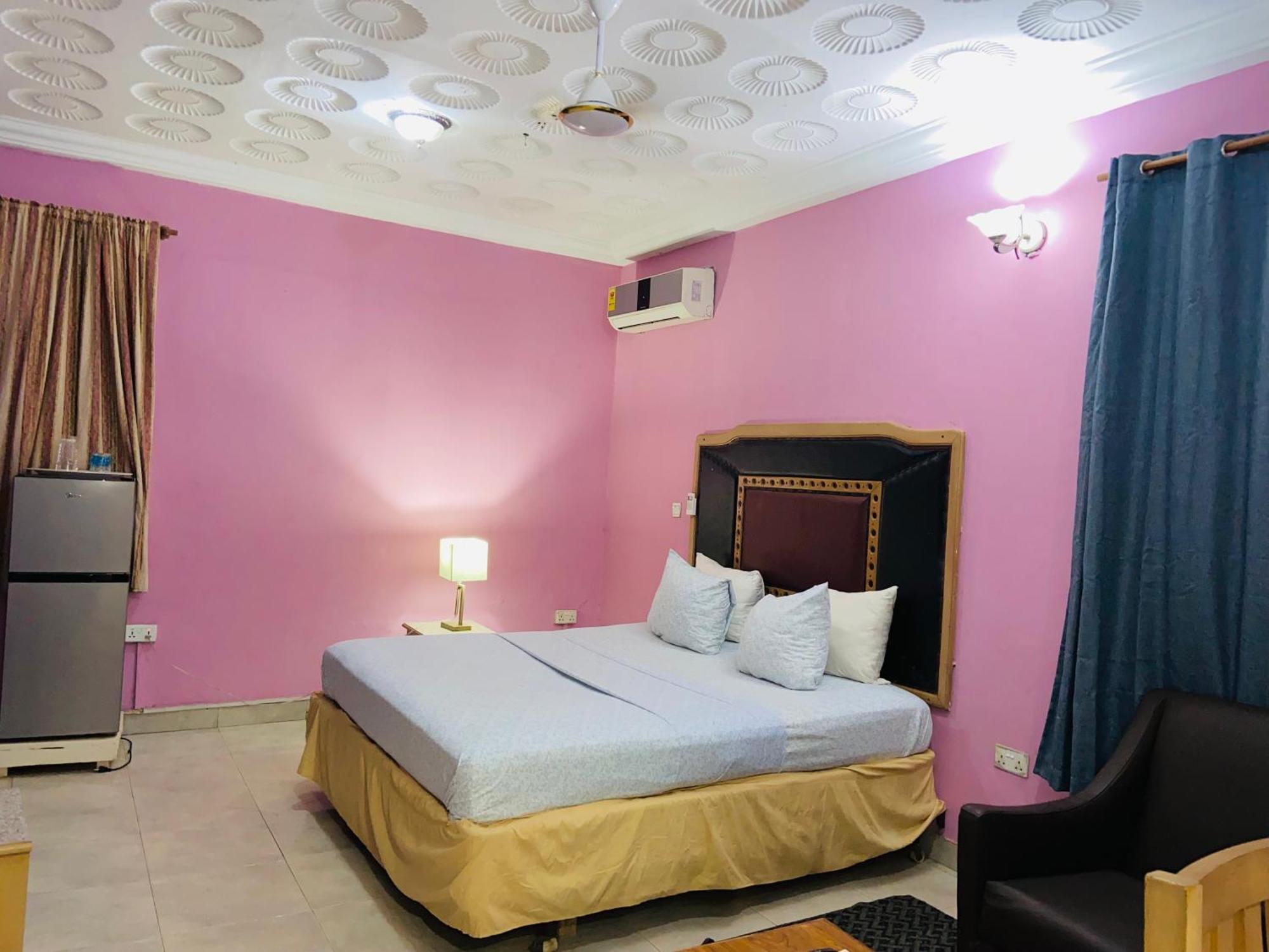 Hotel Heavens Gate à Accra Extérieur photo