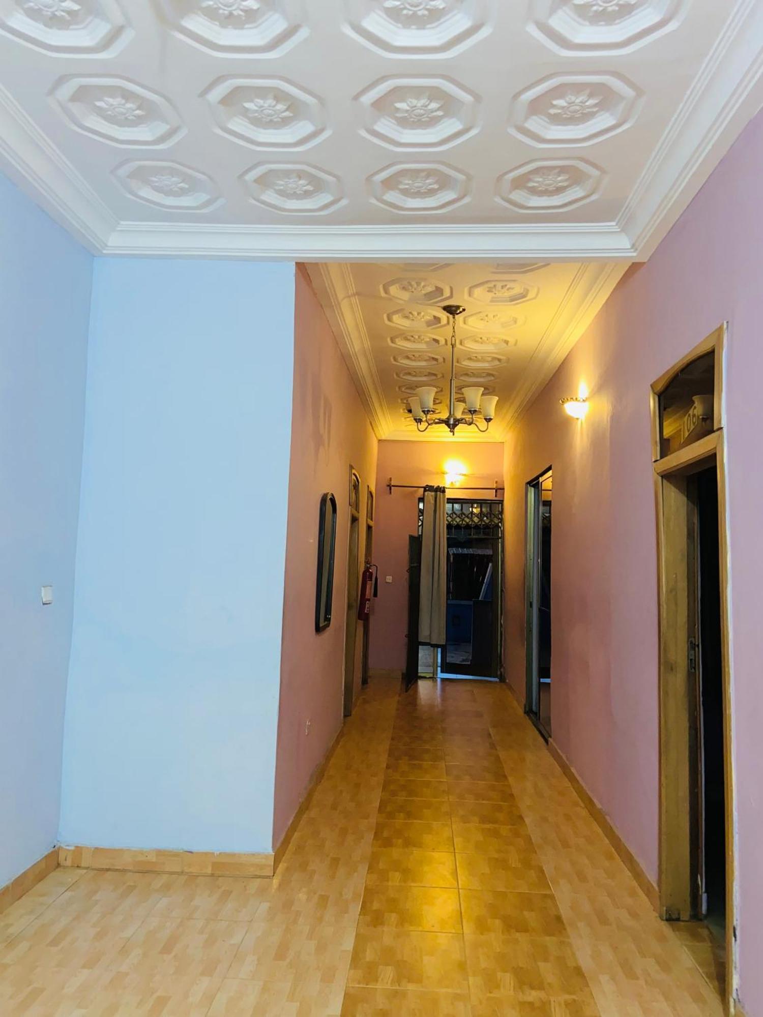 Hotel Heavens Gate à Accra Extérieur photo