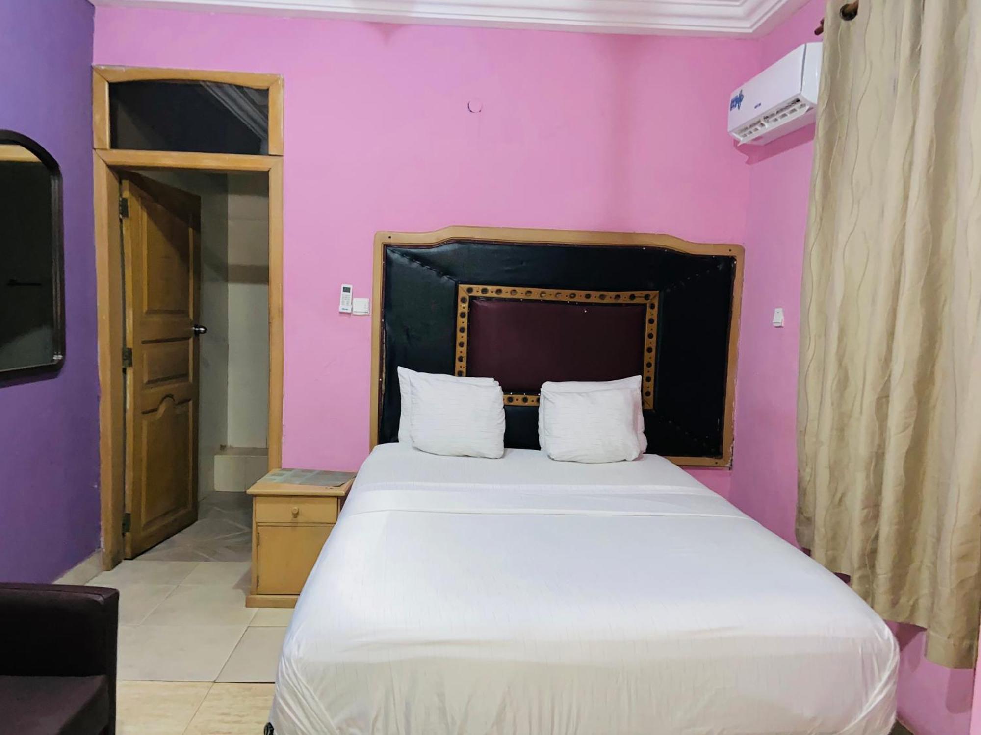 Hotel Heavens Gate à Accra Extérieur photo