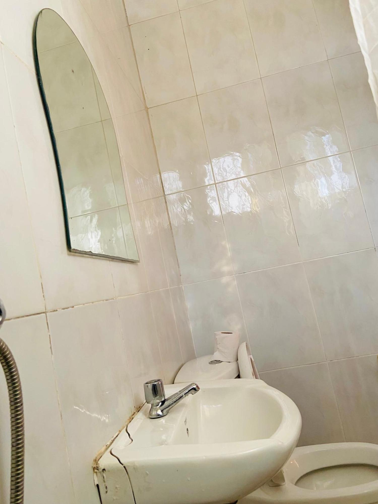 Hotel Heavens Gate à Accra Extérieur photo