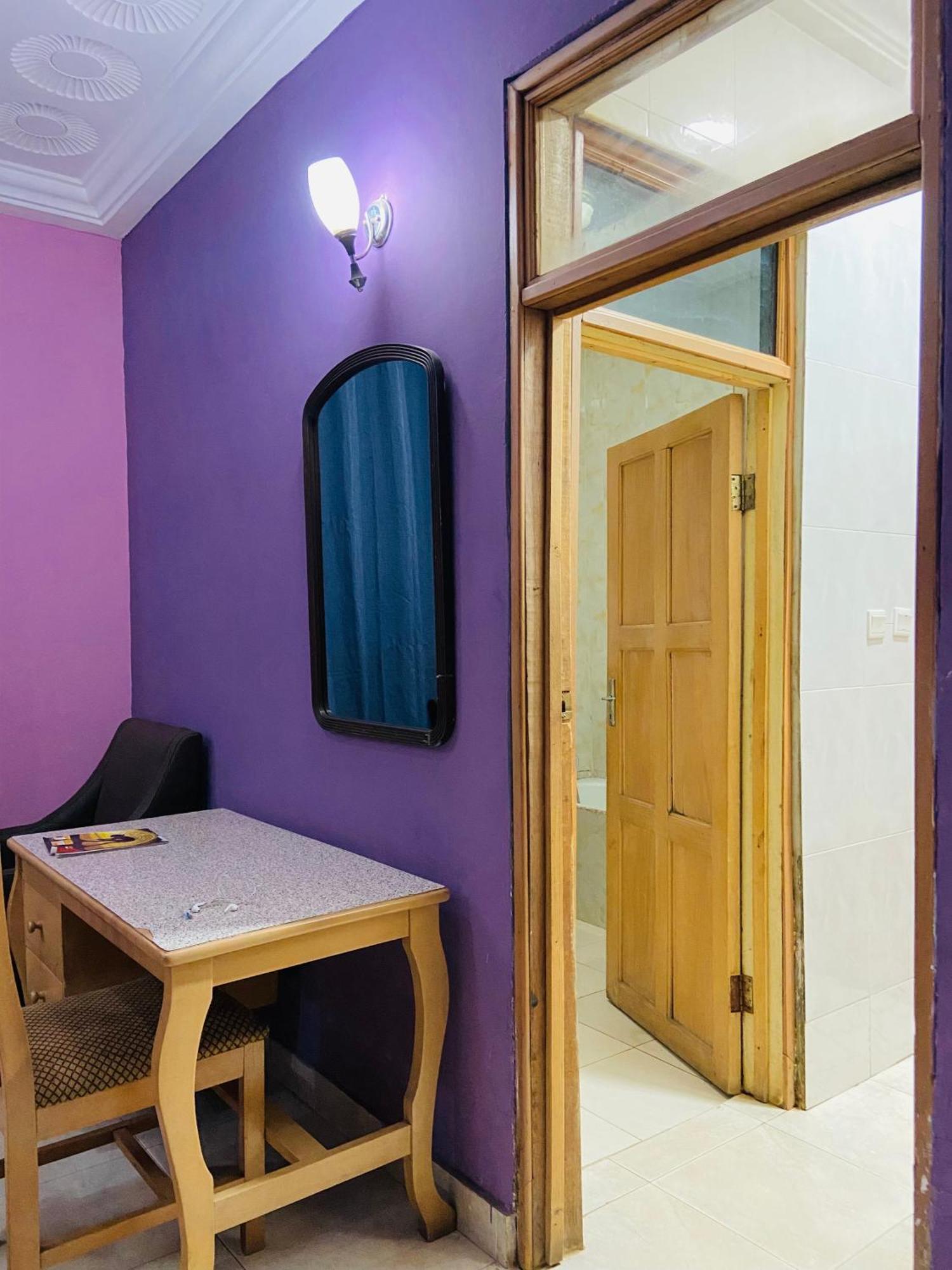 Hotel Heavens Gate à Accra Extérieur photo